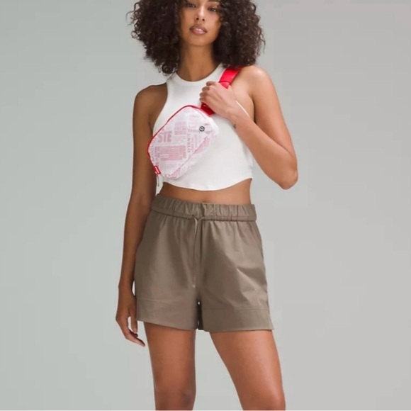 2 Everywhere belt bag Manifesto Print red/white and black/white - Picture 5 of 15